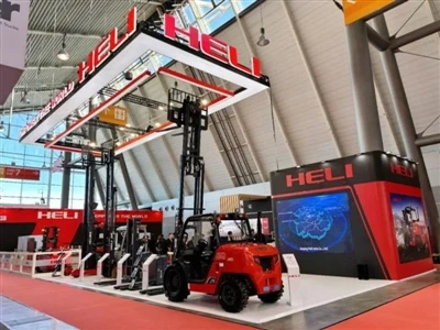 Як Heli навантажувач веде глобальну логістичну революцію за допомогою передов...